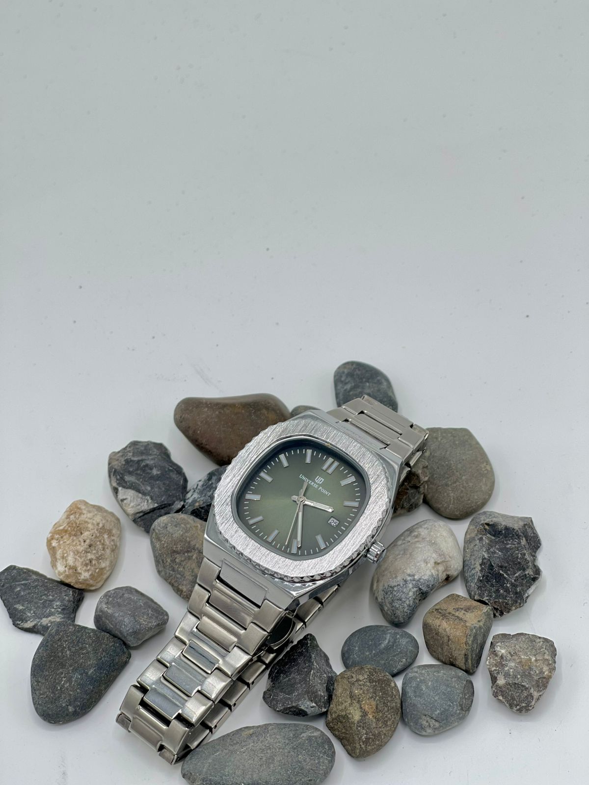 Universal Point Watch