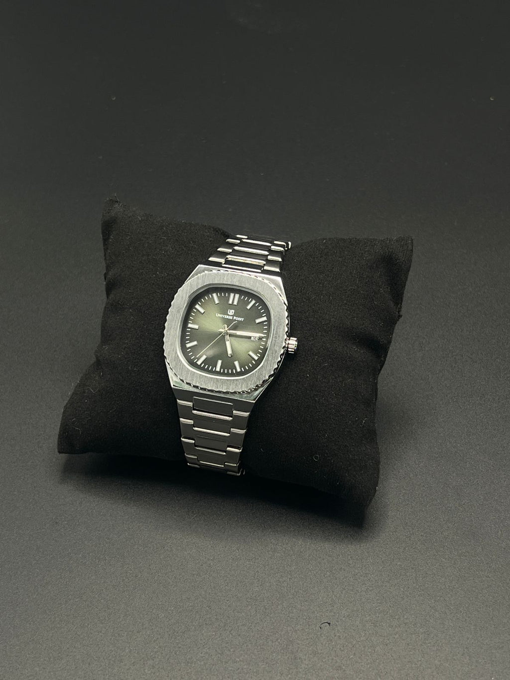 Universal Point Watch