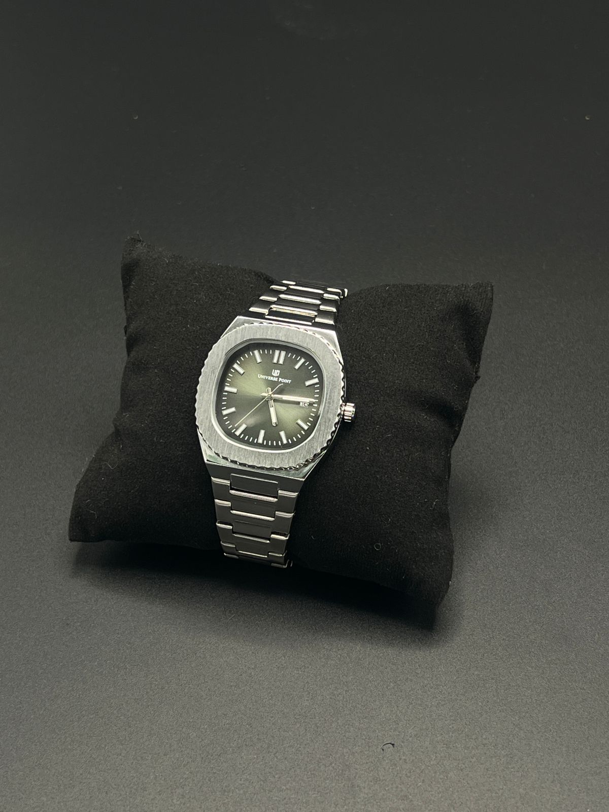 Universal Point Watch