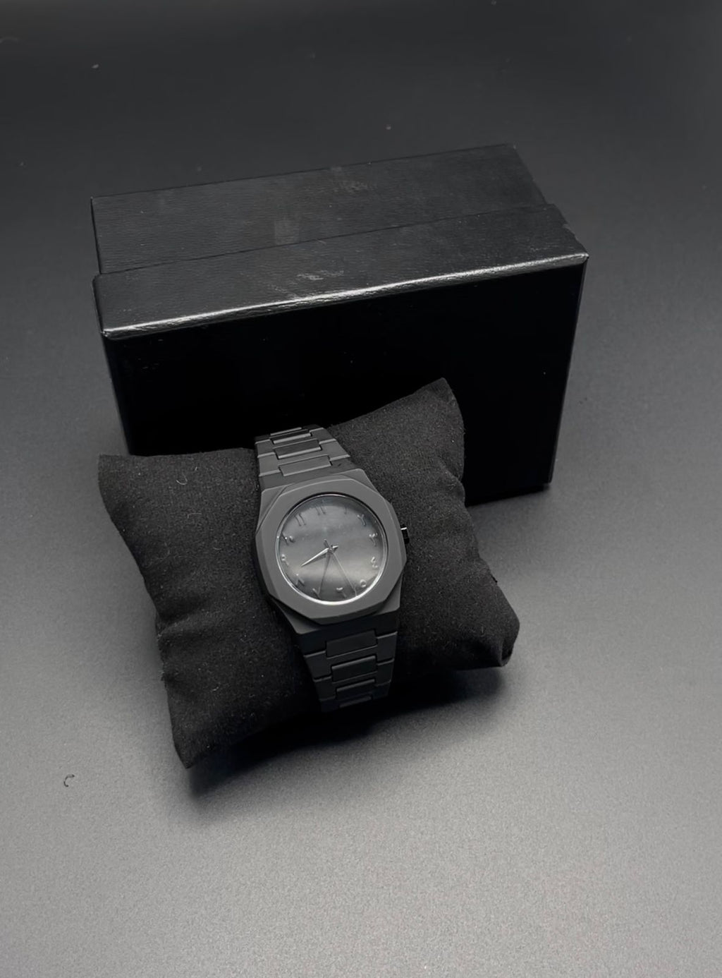 Black Aura Watch